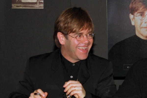 Elton John returns home after hospitalization for fall