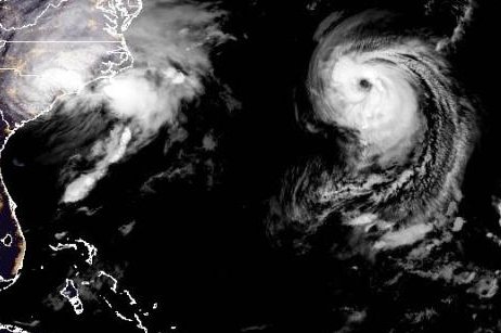 Hurricane Franklin begins moving away from Bermuda