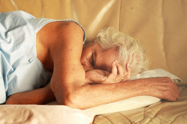 Hot flashes during sleep may predict Alzheimer's disease