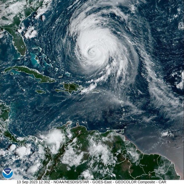 Hurricane Lee still a strong storm Wednesday as it heads west of Bermuda