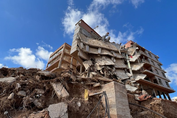 Medical supplies arrive in flood-ravaged Libya; halt in mass burials urged