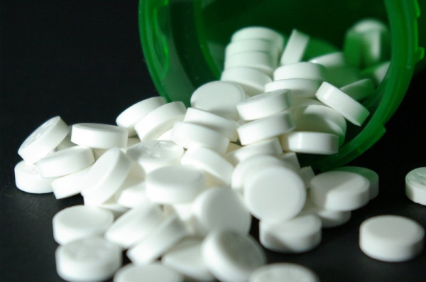 U.S. overdose deaths involving counterfeit pills rise sharply