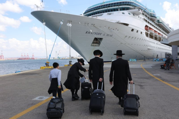 Cruise ship helps evacuate Americans from Israel to safety in Cyprus