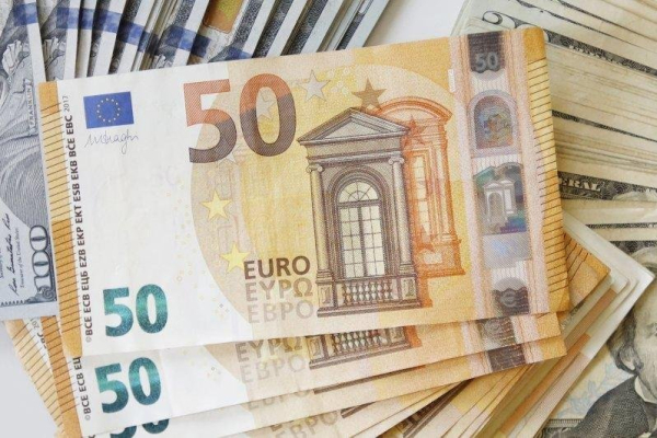 Eurozone inflation posts sharp fall to 2.9% on double-digit energy price drop