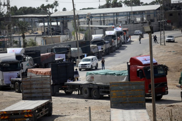 First convoy of humanitarian aid passes through Egypt border into Gaza