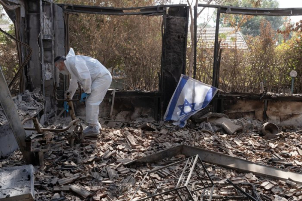 Israel expands evacuation of northern border towns amid fighting with Hezbollah