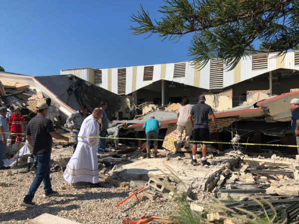 Roof of Mexican church collapses, killing 9 and injuring 40