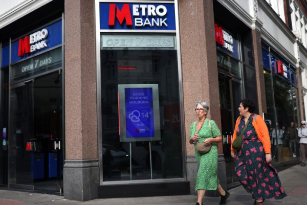 Shares of Britain's Metro Bank rebound after announcing new $1.13B capital package