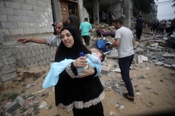 UN says civil order 'starting to break down' as looting food, supplies begins in Gaza