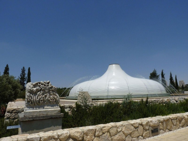 U.S. tourist arrested for destroying 'blasphemous' statues at Israel Museum