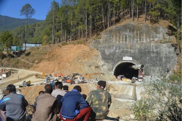 India tunnel rescue stalls as specialized drill lifts off of ground