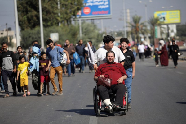 Israel says 'thousands' of Palestinians in Gaza on move southward Israel says 'thousands' of Palestinians in Gaza on move southward