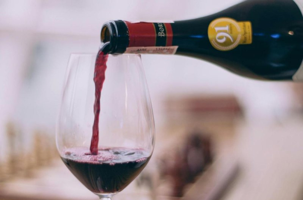 Researchers identify quercetin as possible cause of 'red wine headaches'