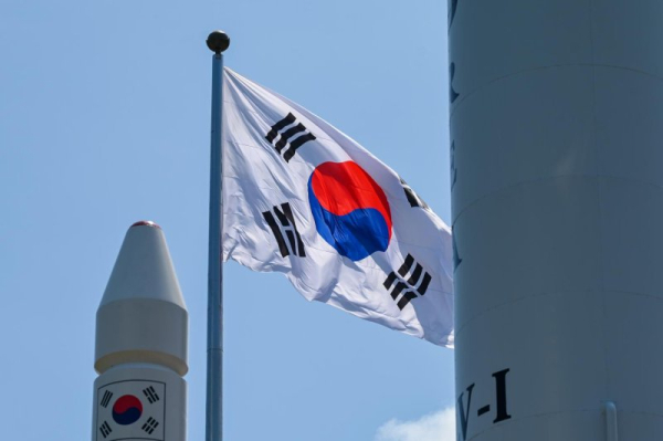 South Korea plans to launch first military reconnaissance satellite this month