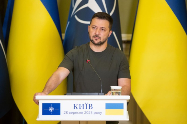 Zelensky calls for more U.S. aid, challenges Trump to 'end war'