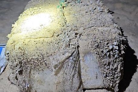 Barnacle-encrusted packages of cocaine wash up on Australian shore Barnacle-encrusted packages of cocaine wash up on Australian shore