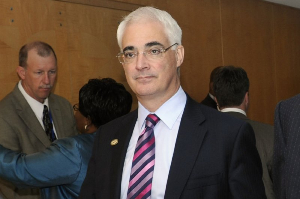 Former British Chancellor Alistair Darling, who led country through 2008 crisis, dies