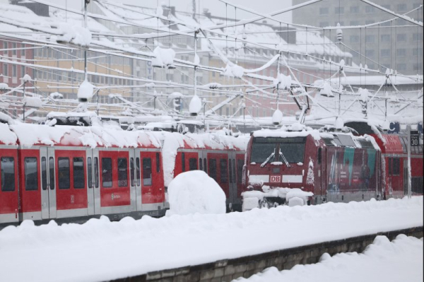 Heavy snow paralyzes southern Germany; Bayern Munich game postponed