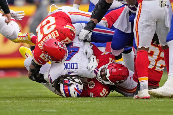 Study of former football players shows brain changes