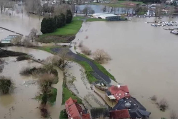 Heavy rains, flooding wreck rail travel in southern U.K.