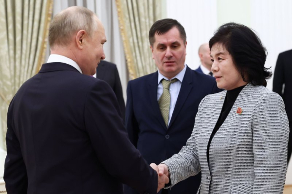 Putin meets North Korea's top envoy amid growing military cooperation