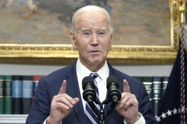 Biden announces more than 500 sanctions on Russia for Ukraine war, Navalny death