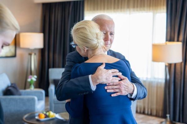 Mother of Alexei Navalny decries treatment as Biden meets with his widow Mother of Alexei Navalny decries treatment as Biden meets with his widow