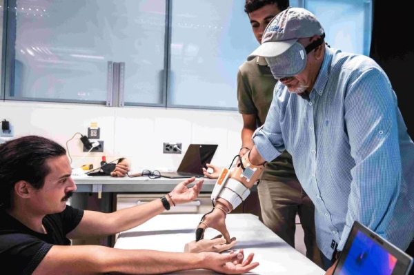 New prosthetic hand provides realistic sense of temperature