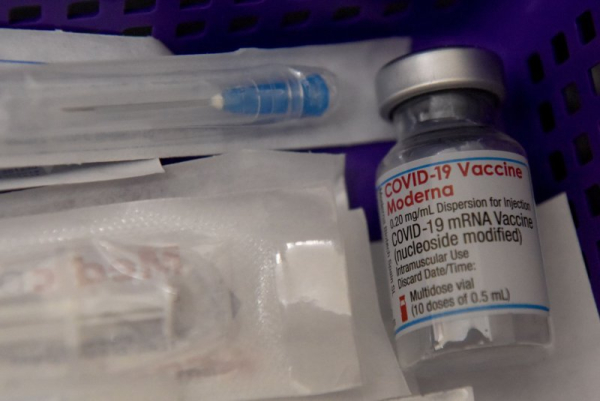 Trust in medical professionals linked to COVID-19 vaccine acceptance