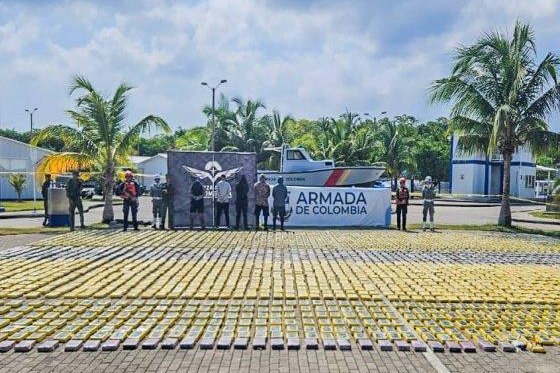 Colombian Navy teams with U.S. partners to seize 3 tons of cocaine after water, air chase