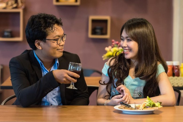 Eating refined carbs could reduce perceived facial attractiveness, study says