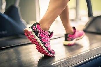 Regular exercise may reduce pain, fatigue in women with advanced breast cancer