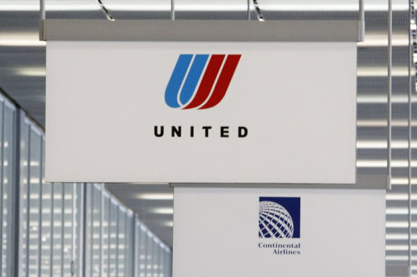 United Air flight diverted back to Sydney due to 'maintenance issue'