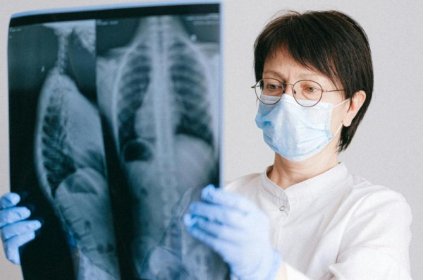 Being treated by a female physician associated with lower risk of death Being treated by a female physician associated with lower risk of death