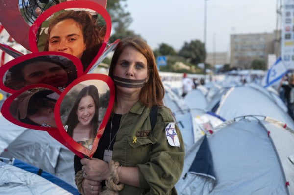 In Israel, tent city outside Knesset protests Netanyahu's government