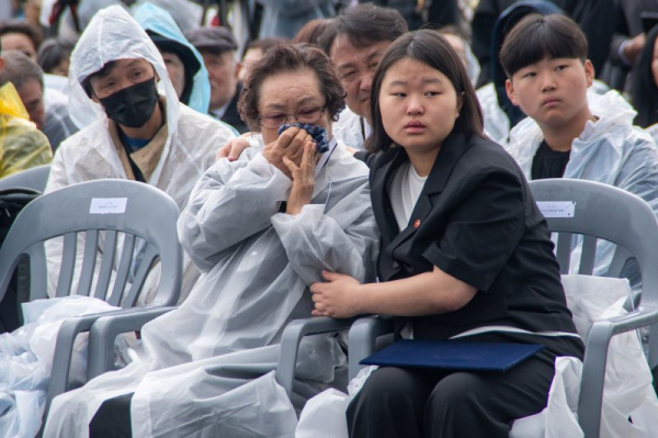 Jeju islanders collectively mourn historic South Korean massacre
