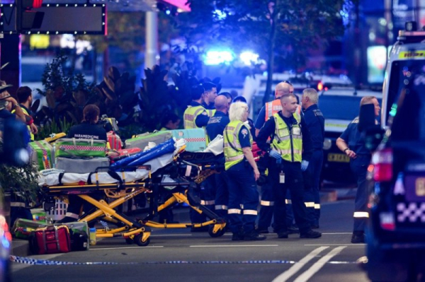 Mass stabbing at Sydney shopping mall leaves 7 dead, including attacker