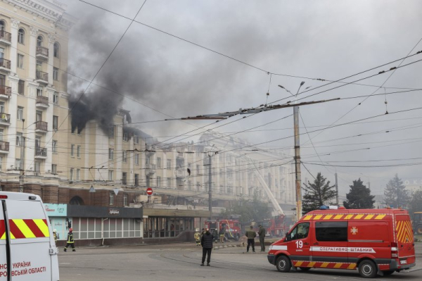 Russian Ukraine missile attacks kill 8, damage residential building and railway
