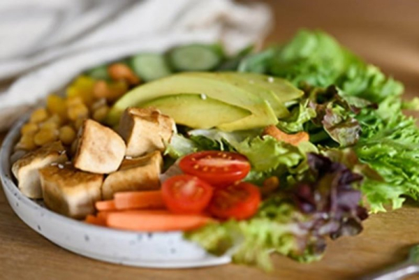 Study: Mediterranean diet may cuts odds of early death for women