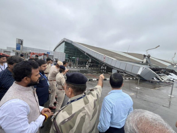 Canopy collapses at Indian airport, killing 1 and injuring several others