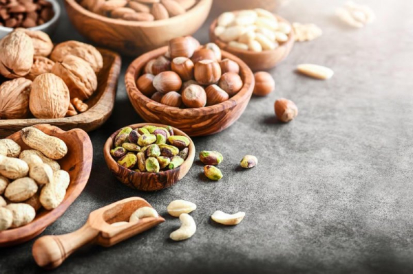 Eating nuts may help with weight loss