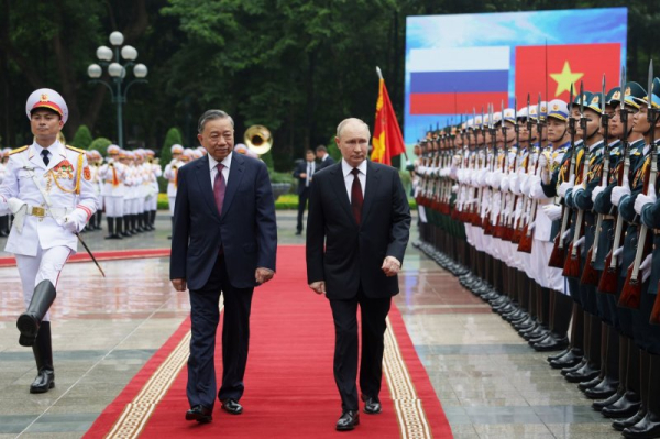 Putin arrives in Vietnam as Russia courts support amid war in Ukraine Putin arrives in Vietnam as Russia courts support amid war in Ukraine