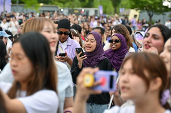 South Korea unveils new visa for foreign K-pop trainees in tourism push