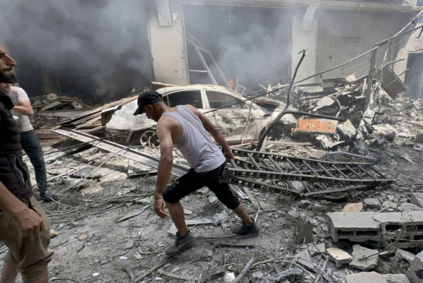 U.N. warns Israel, Palestinian militant groups their actions 'may amount to war crimes'