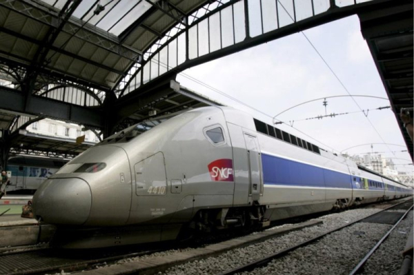 All French rail lines expected to run by Monday