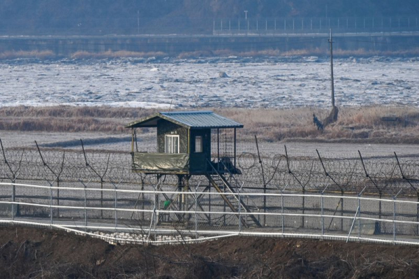 South Korea resumes anti-Pyongyang loudspeaker broadcasts near border South Korea resumes anti-Pyongyang loudspeaker broadcasts near border