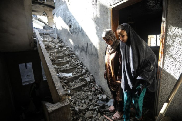 Hezbollah leader vows retaliation against Israel at funeral of slain commander