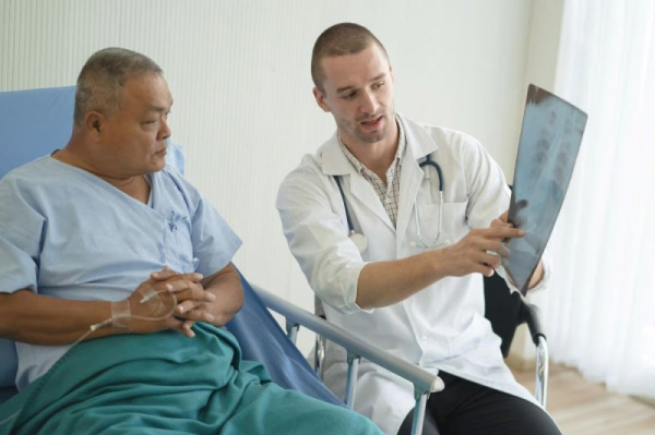 Study suggests hospitals frequently misdiagnose pneumonia Study suggests hospitals frequently misdiagnose pneumonia