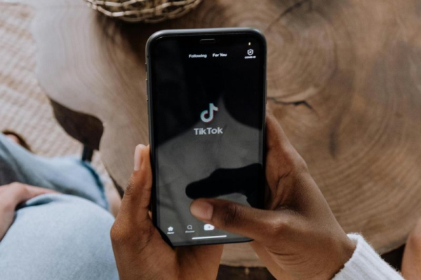 Dangerous practice 'chroming' featured in videos kids watch on social media