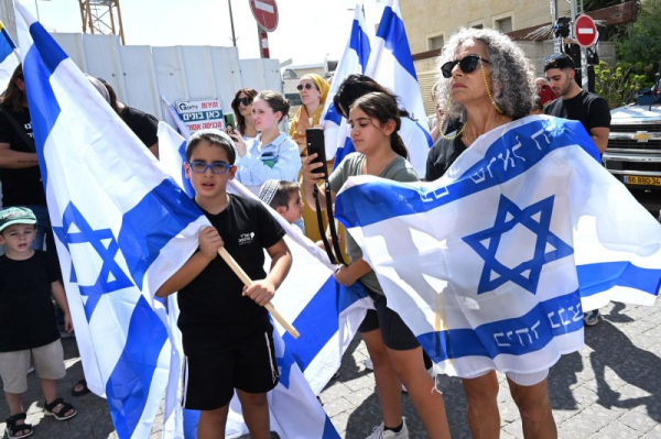 Mourners line Jerusalem streets for funeral of Israeli-American Hamas victim Hersh Goldberg-Polin